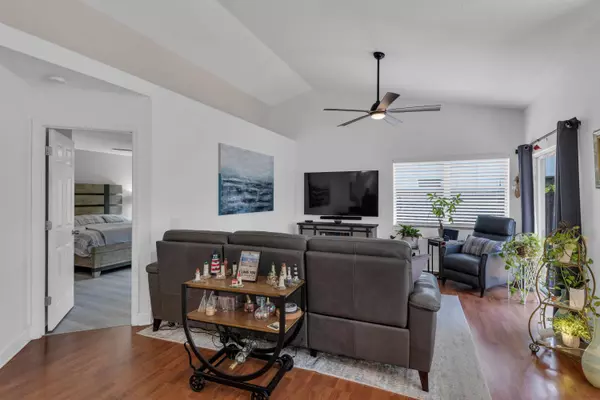 2674 Pinewood CT, Davie, FL 33328