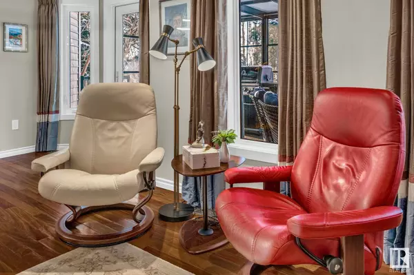 17 INVERNESS CR, St. Albert, AB T8N 5J4