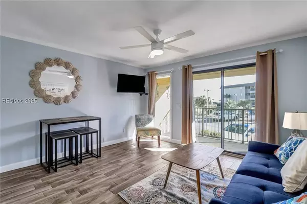 40 Folly Field RD #B142, Hilton Head Island, SC 29928