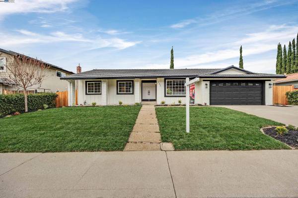 732 Bloching Cir, Clayton, CA 94517