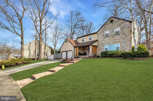 26 WHITECHAPEL DR, Mount Laurel, NJ 08054