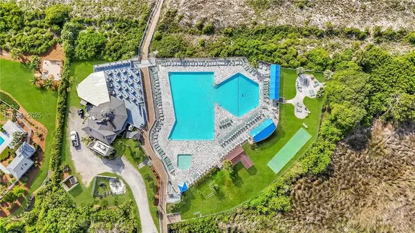 40 Folly Field RD #B142, Hilton Head Island, SC 29928