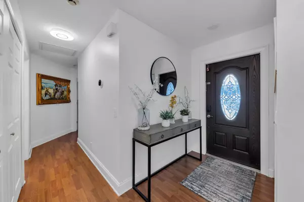 2674 Pinewood CT, Davie, FL 33328