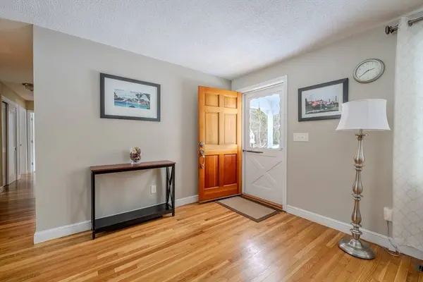 15 Winslow Rd, Chelmsford, MA 01824