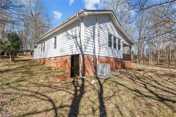 2810 Hickory Hill RD, Burlington, NC 27215