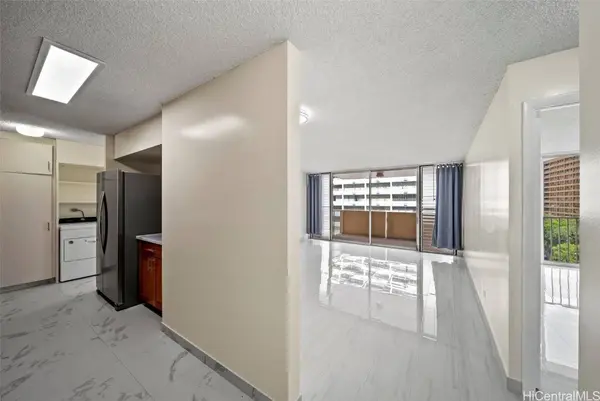 1561 Kanunu ST #801, Honolulu, HI 96814