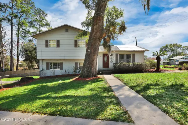 7186 KING ARTHUR RD N, Jacksonville, FL 32211