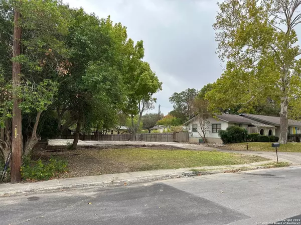 6822 FARROW PL, San Antonio, TX 78240-3427