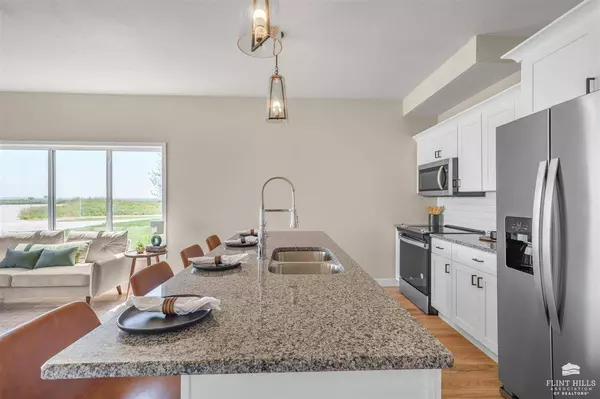 5611 Goheen DR, Manhattan, KS 66503