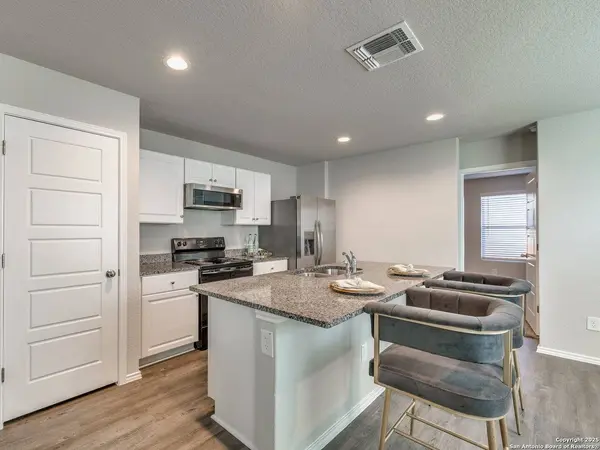 5928 OLSON BLFS, San Antonio, TX 78252-4801