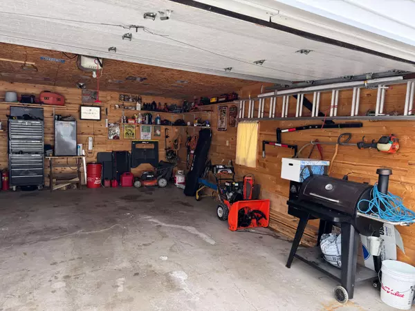 423 Seitz Ave, Mayville, WI 53050