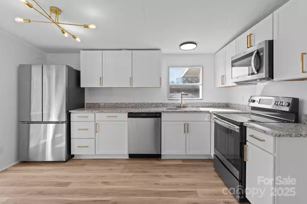 125 Crescent Heights DR, Salisbury, NC 28146