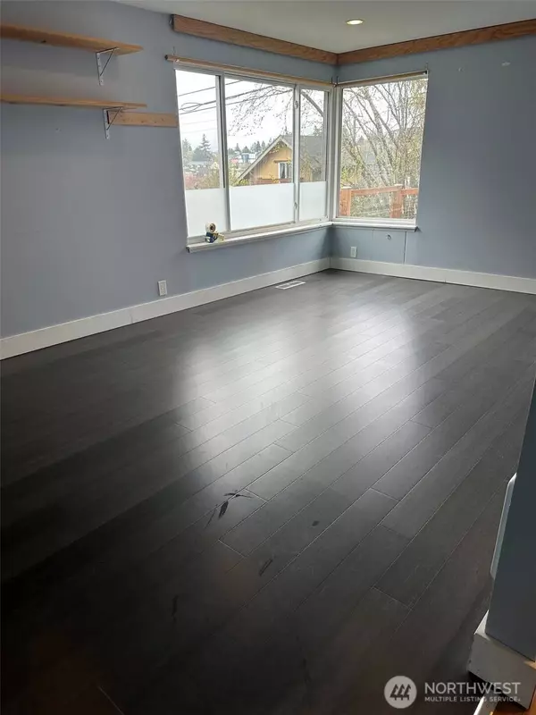 5209 Renton AVE S, Seattle, WA 98118