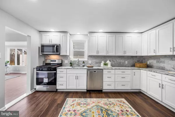 221 RUSSELL AVE, Barrington, NJ 08007