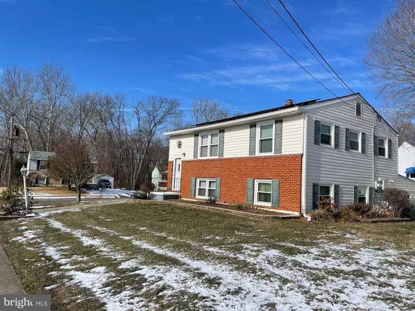 2 GRISTMILL LN, Newark, DE 19711