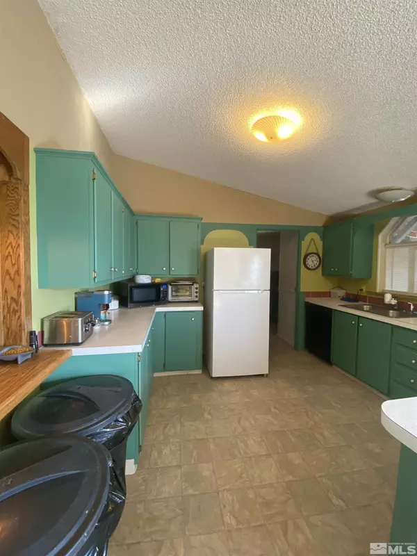 6050 Amos, Winnemucca, NV 89445