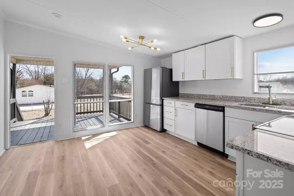 125 Crescent Heights DR, Salisbury, NC 28146