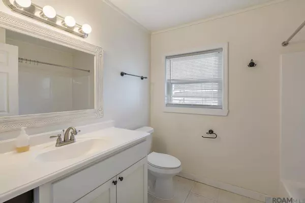 123 Baker St, Napoleonville, LA 70390