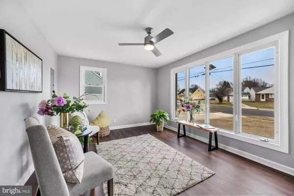 221 RUSSELL AVE, Barrington, NJ 08007