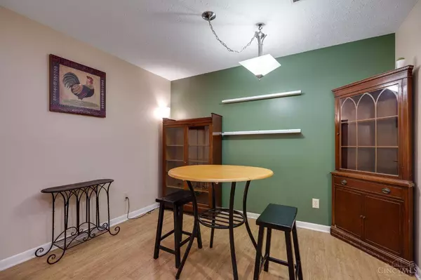 8851 Eagleview Dr #8, West Chester, OH 45069