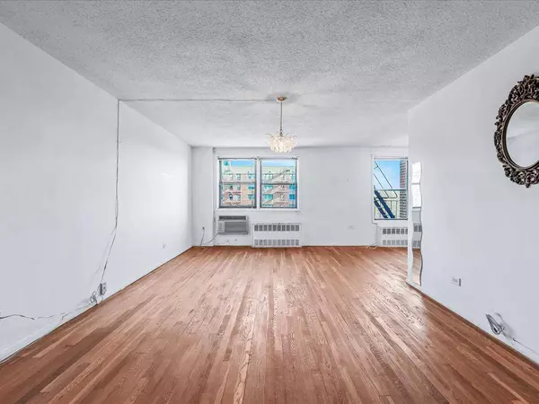 84-09 155 AVE #4J, Howard Beach, NY 11414