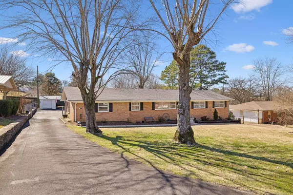 206 Jackson Heights Rd, Columbia, TN 38401