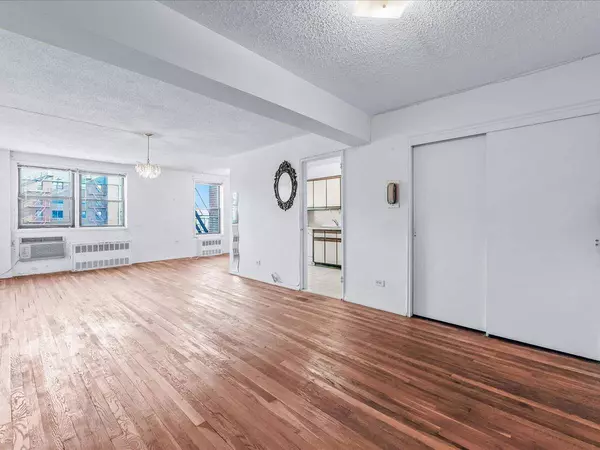 84-09 155 AVE #4J, Howard Beach, NY 11414