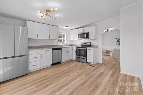 125 Crescent Heights DR, Salisbury, NC 28146