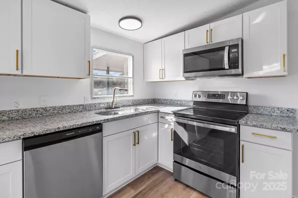 125 Crescent Heights DR, Salisbury, NC 28146