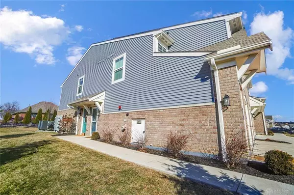 286 Old Pond Road, Springboro, OH 45066