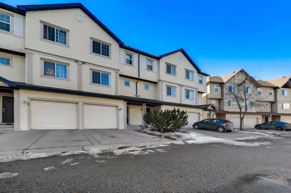 27 Copperfield CT SE, Calgary, AB T2Z 4Z3