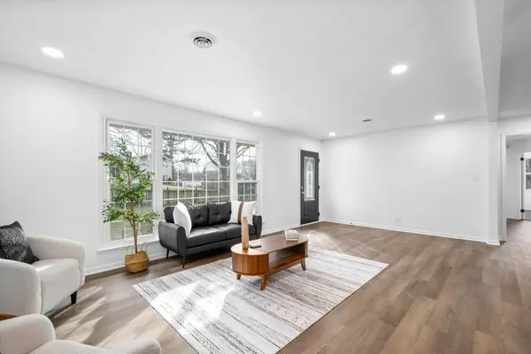 107 Delaware Dr, Clarksville, TN 37042