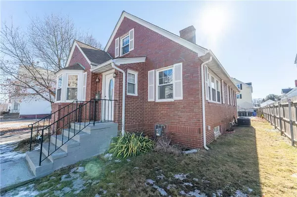 21 John ST, Cumberland, RI 02864