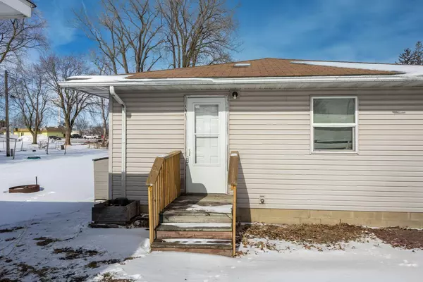 401/403 4th AVE NW, Dodge Center, MN 55927