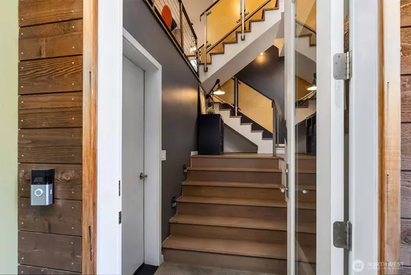 3427 B 22nd AVE W, Seattle, WA 98199