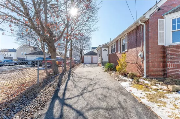 21 John ST, Cumberland, RI 02864