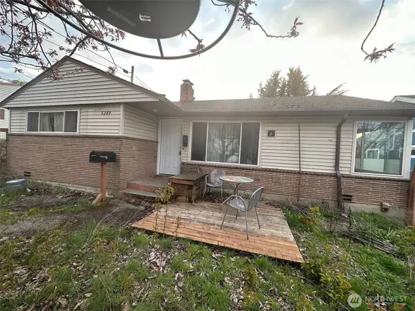 5209 Renton AVE S, Seattle, WA 98118