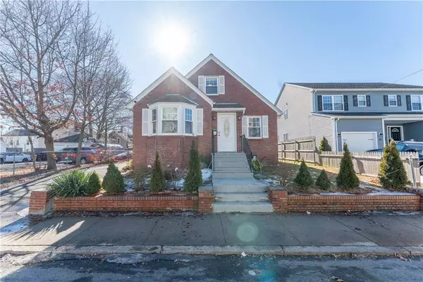 21 John ST, Cumberland, RI 02864