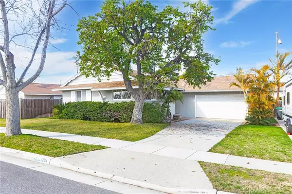 1294 Belfast AVE, Costa Mesa, CA 92626
