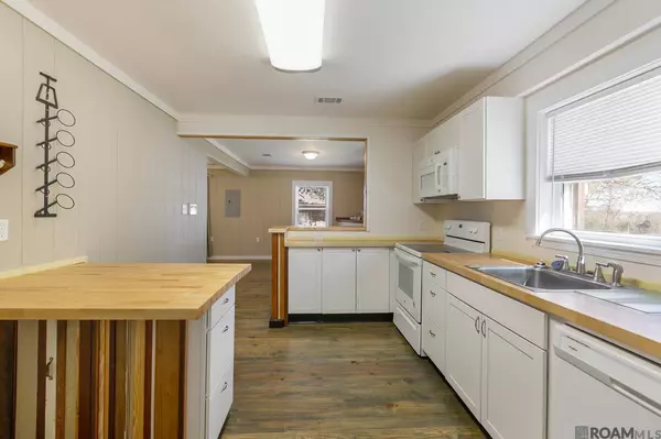 123 Baker St, Napoleonville, LA 70390