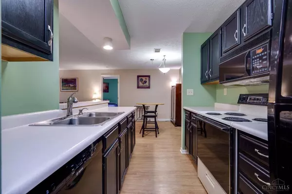 8851 Eagleview Dr #8, West Chester, OH 45069