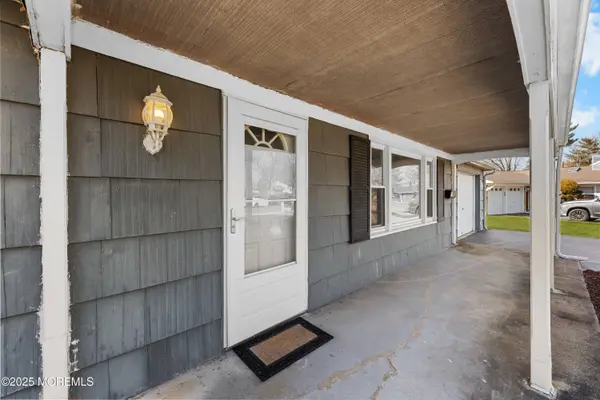 19 Avalon Lane, Aberdeen, NJ 07747