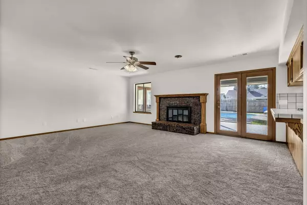 1461 Atkins Way, Porterville, CA 93257