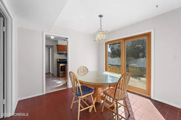 19 Avalon Lane, Aberdeen, NJ 07747