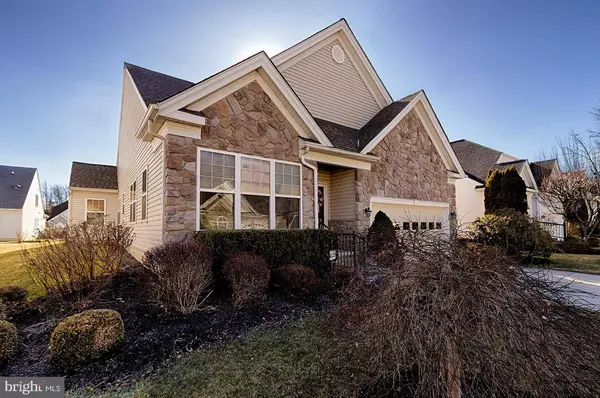 25 HUXLEY CIR, Marlton, NJ 08053