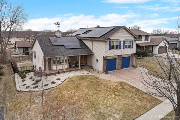 956 Richmond CT, Elk Grove Village, IL 60007