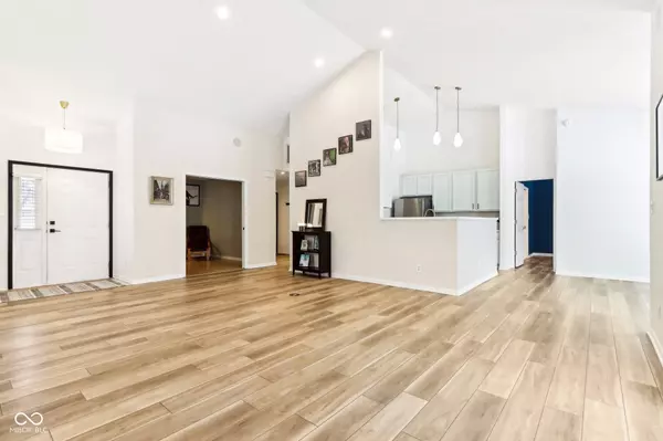 9519 Summer Ridge PL, Indianapolis, IN 46260