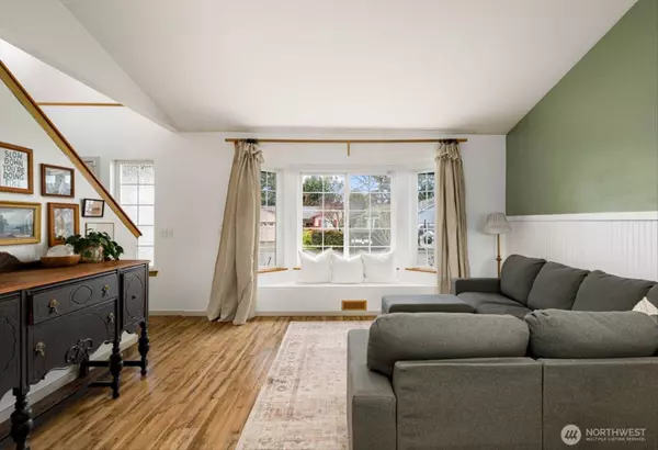 1560 SW 9th AVE, Oak Harbor, WA 98277