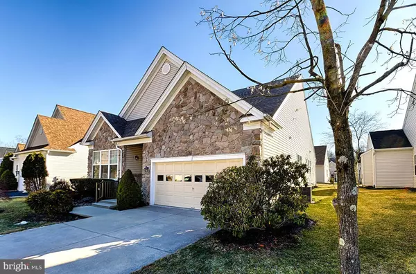 25 HUXLEY CIR, Marlton, NJ 08053