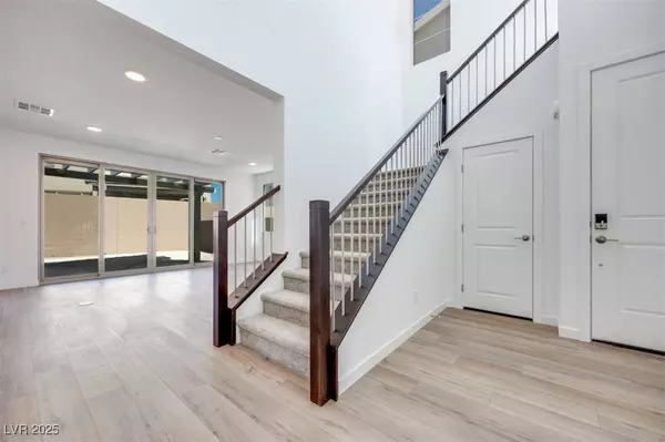 1320 Crimson Sunbird Avenue, North Las Vegas, NV 89084